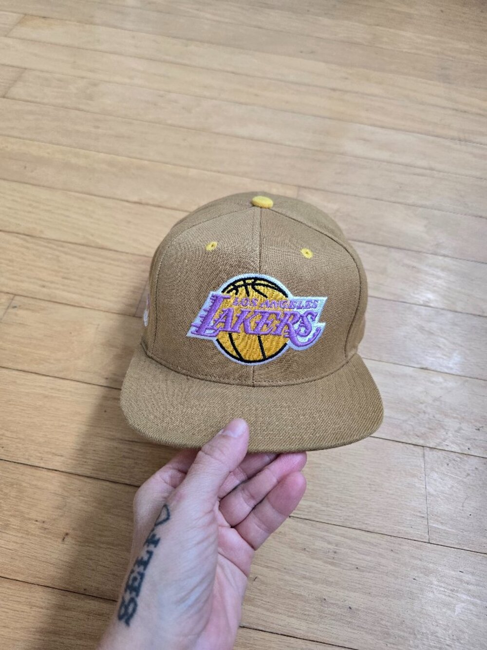 Mitchell & Ness | Los Angeles Lakers NBA tan flat brim snapback